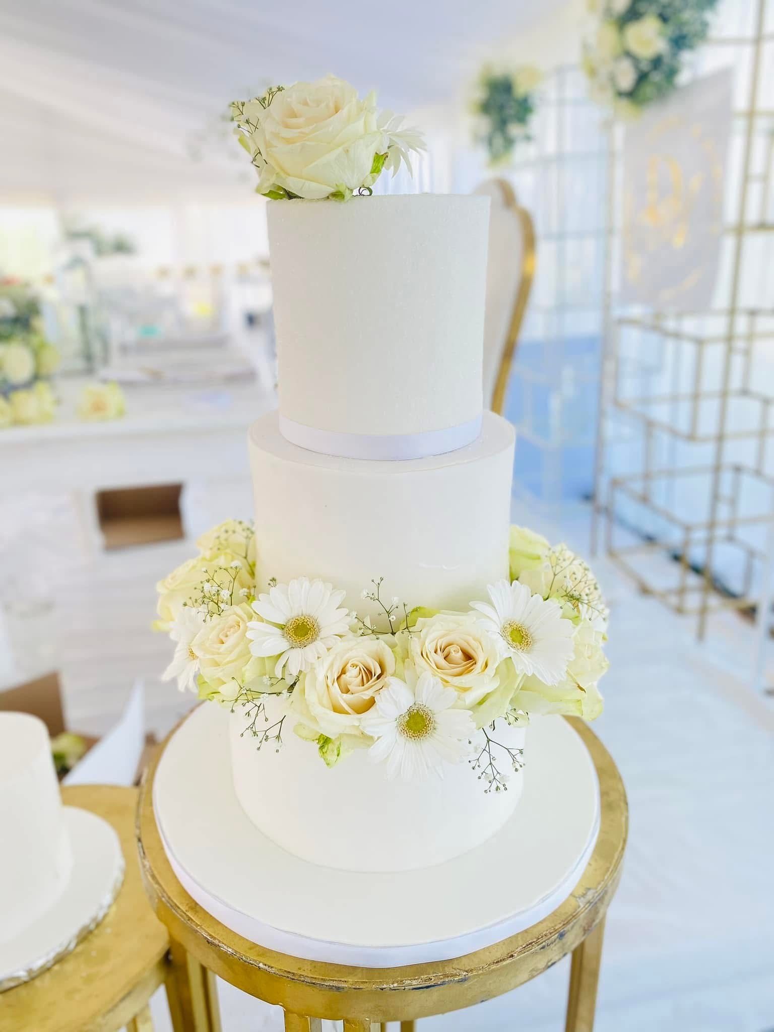 Fairy-like 3 Tier Wedding Cake